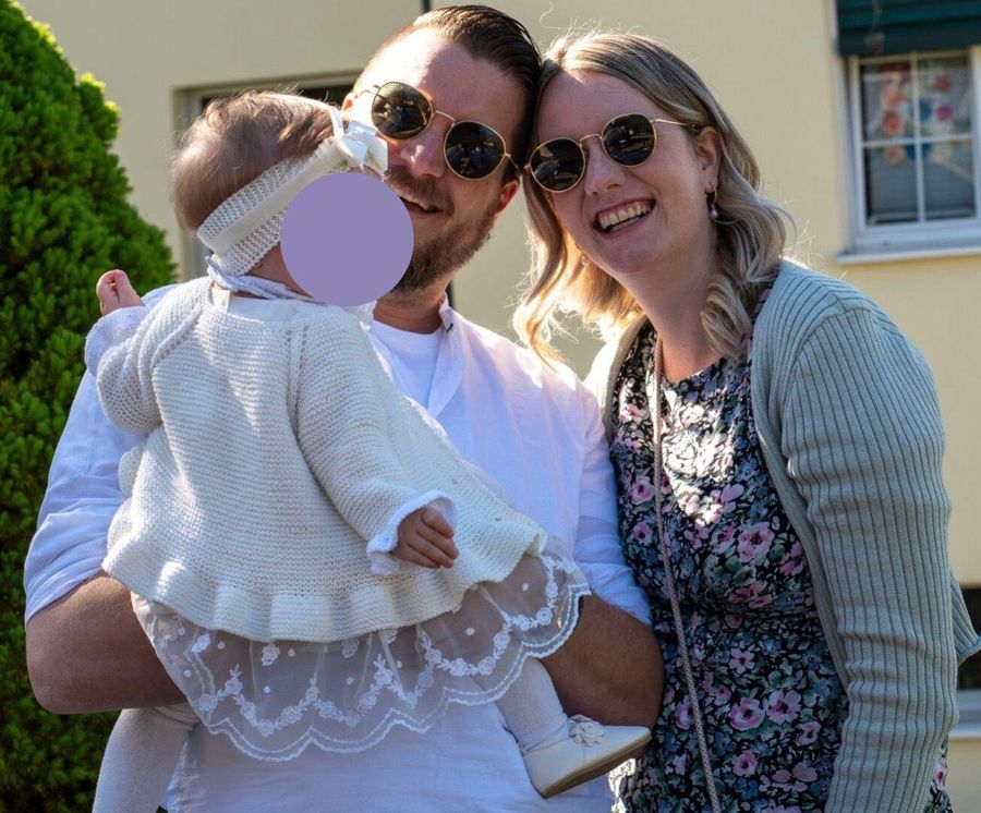 Familie bei der Kinderwillkommensfeier